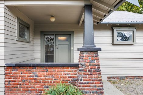 Photo of property in 374 College Street, Hokowhitu, Palmerston North, 4410