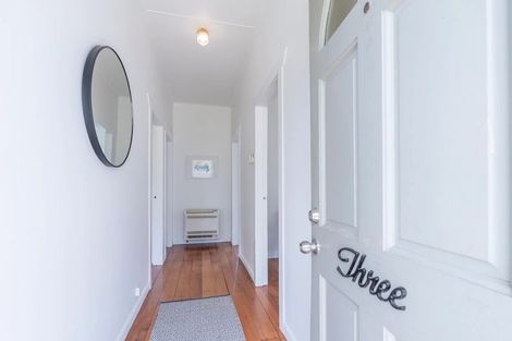 Photo of property in 3 Queen Mary Avenue, New Lynn, Auckland, 0600