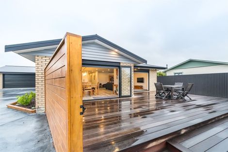 Photo of property in 16 Douglas Street, West End, Palmerston North, 4412