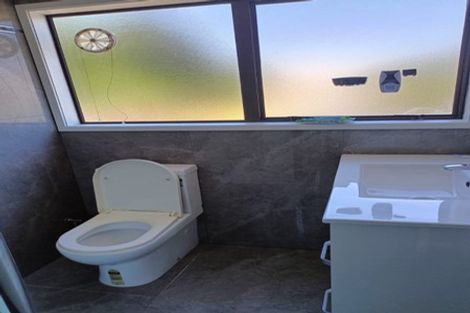 Photo of property in 2/24 Janese Place, Weymouth, Auckland, 2103