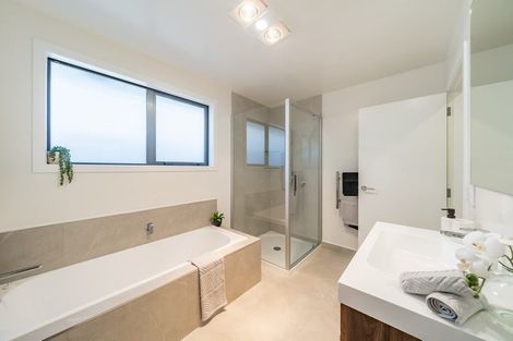 Photo of property in 115 Silverstream Road, Crofton Downs, Wellington, 6035