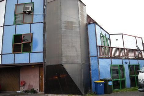 Photo of property in 1/50 Onewa Road, Northcote Point, Auckland, 0627