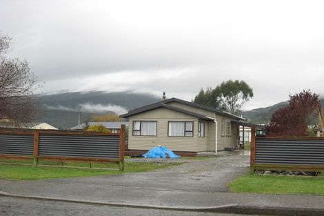 Photo of property in 3 Manawatu Street, Dobson, Greymouth, 7805
