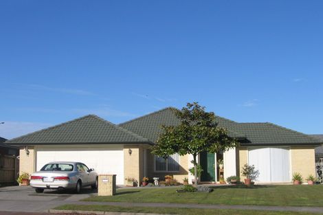Photo of property in 21 Newbliss Crescent, East Tamaki Heights, Auckland, 2016