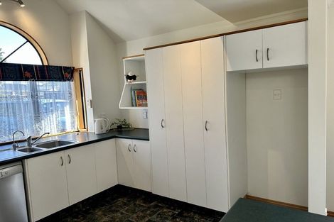 Photo of property in 11 Woodgate Court, Fitzherbert, Palmerston North, 4410