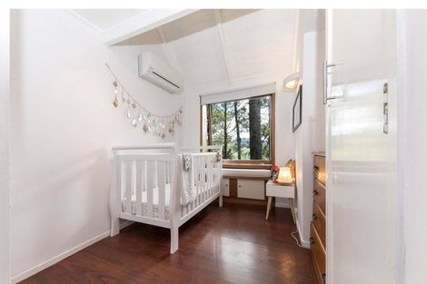 Photo of property in 125 Laingholm Drive, Laingholm, Auckland, 0604