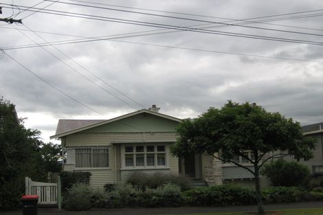 Photo of property in 16 Woodward Road, Mount Albert, Auckland, 1025