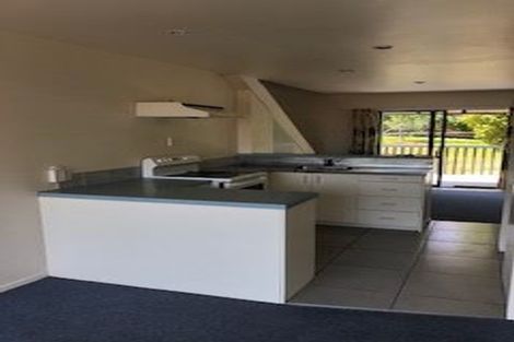 Photo of property in 8 Kingsclere Place, Goodwood Heights, Auckland, 2105