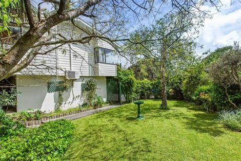 Photo of property in 15a Main Road, Tawa, Wellington, 5028