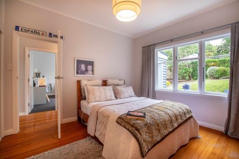 Photo of property in 50 Maungaraki Road, Korokoro, Lower Hutt, 5012