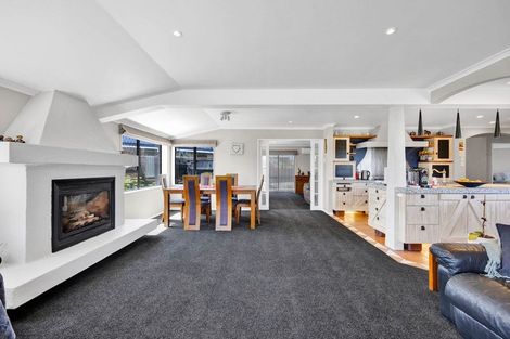 Photo of property in 9 County Drive, Hawera, 4610