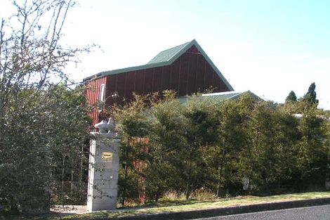 Photo of property in 1 Coroglen Avenue, Birkenhead, Auckland, 0626