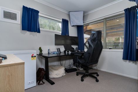 Photo of property in 1 Sackville Street, Martinborough, 5711