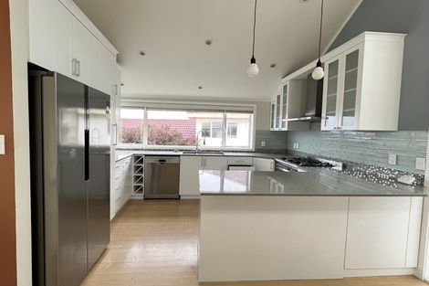 Photo of property in 14 Mcfetridge Place, Hillcrest, Auckland, 0627