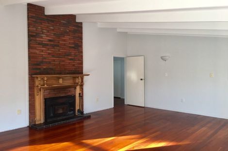 Photo of property in 62 Braemar Road, Castor Bay, Auckland, 0620