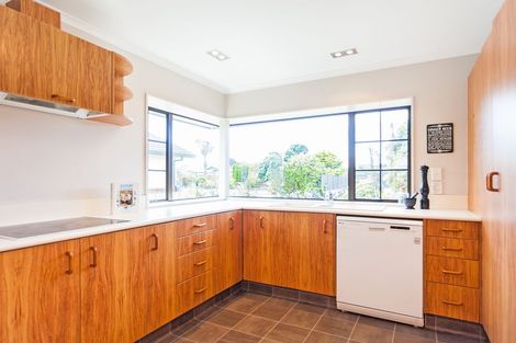 Photo of property in 6 Jensen Street, Hokowhitu, Palmerston North, 4410