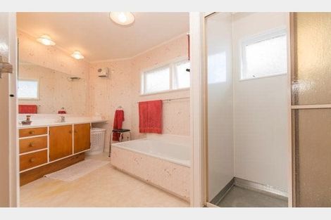 Photo of property in 36 Spence Road, Henderson, Auckland, 0612