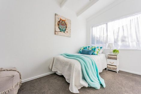 Photo of property in 2/104 Ocean View Road, Northcote, Auckland, 0627