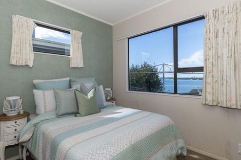 Photo of property in 87 Harbour View Road, Omokoroa, 3114