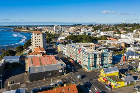 Photo of property in Devonport Apartments, 3/127 Saint Aubyn Street, New Plymouth, 4310