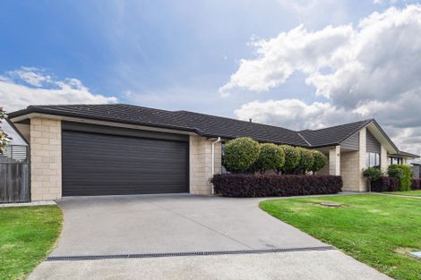 Photo of property in 2 Kowhai Drive, Cambridge, 3434
