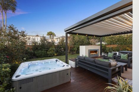 Photo of property in 18 College Avenue, Strowan, Christchurch, 8052