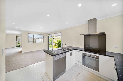 Photo of property in 22 Lamborn Drive, Papakura, 2110