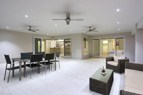 Photo of property in 90 Hayfield Way, Karaka, Papakura, 2113