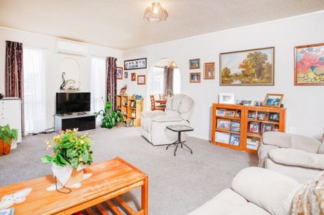 Photo of property in 16 Lindsay Crescent, Nawton, Hamilton, 3200