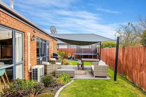 Photo of property in 28 Hawkins Place, Rangiora, 7400