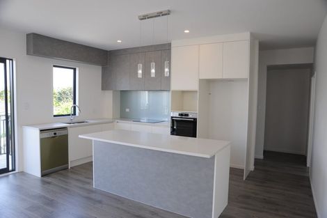 Photo of property in 7/11 Oteha Valley Road, Northcross, Auckland, 0632