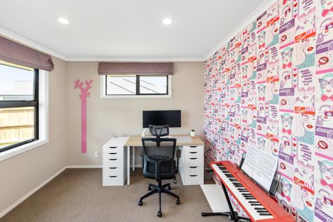 Photo of property in 7 Medallion Court, Kelvin Grove, Palmerston North, 4414