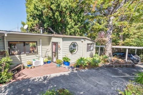 Photo of property in 60 Kauri Point Road, Laingholm, Auckland, 0604