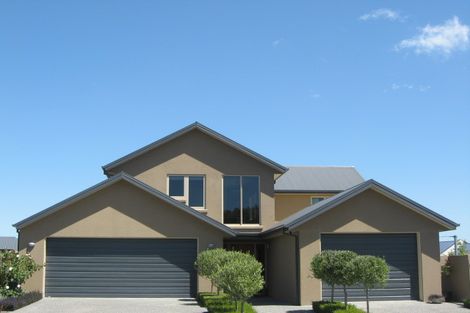 Photo of property in 82 Willowview Drive, Redwood, Christchurch, 8051