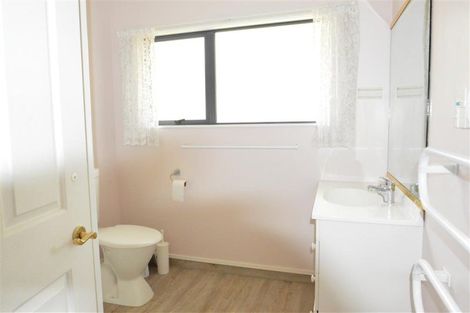 Photo of property in 75a Queen Street West, Levin, 5510