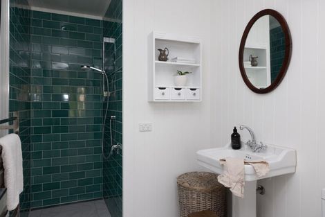 Photo of property in 32 Te Aute Road, Havelock North, 4130