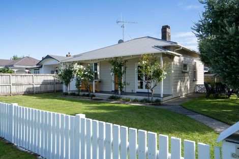 Photo of property in 18 Clare Street, Cambridge, 3434