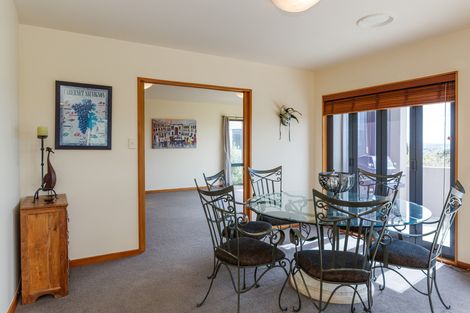 Photo of property in 33 Ruapehu Drive, Fitzherbert, Palmerston North, 4410