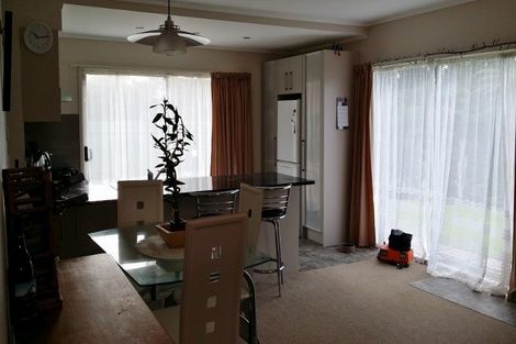 Photo of property in 13 Bridge Avenue, Te Atatu South, Auckland, 0610