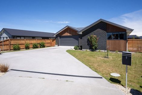 Photo of property in 9 Greenwood Place, Amberley, 7410