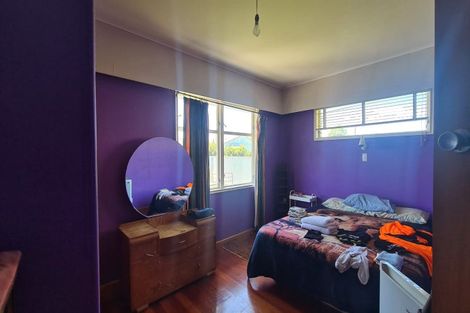 Photo of property in 17 Fox Street, Opunake, 4616