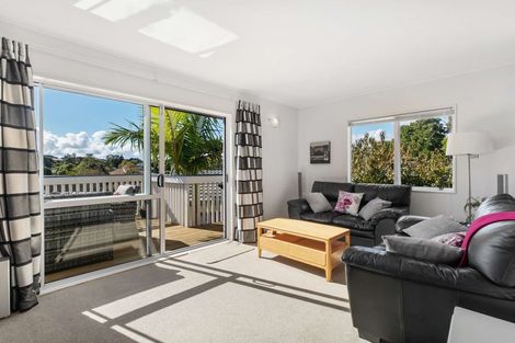 Photo of property in 1/16 Midgley Road, West Harbour, Auckland, 0618