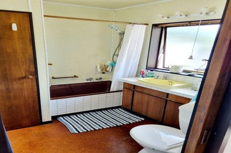 Photo of property in 43 Field Way, Waikanae Beach, Waikanae, 5036