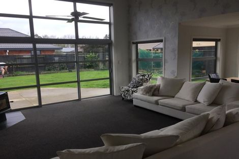 Photo of property in 83 Rosalie Terrace, Kelvin Grove, Palmerston North, 4414