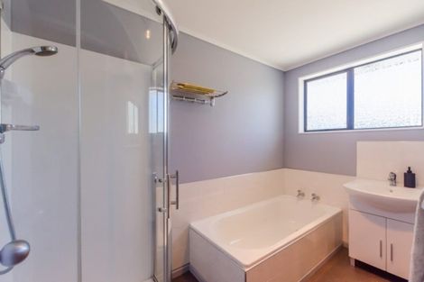 Photo of property in 34 Greenaway Road, Waikanae, 5036