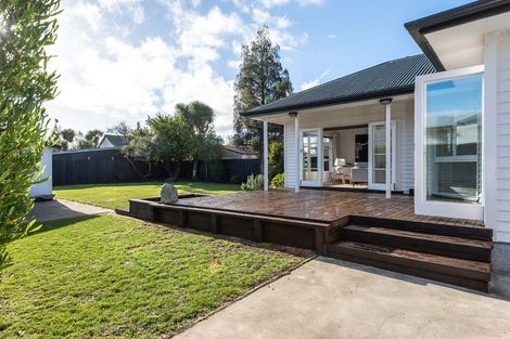 Photo of property in 221 Weston Road, St Albans, Christchurch, 8052