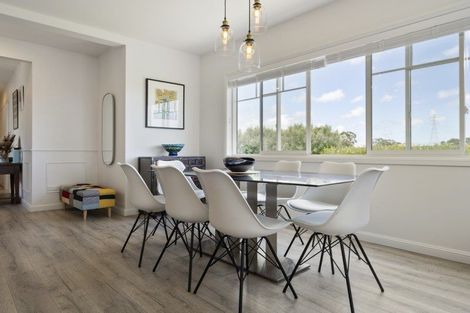 Photo of property in 55 Fernbrook Drive, Hurworth, New Plymouth, 4310