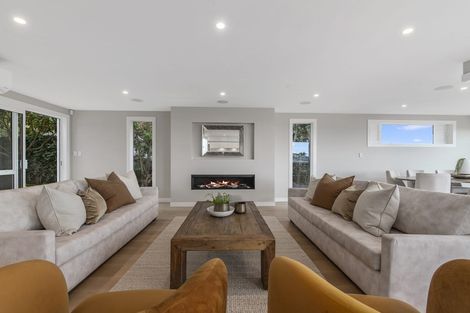 Photo of property in 76 Churchill Road, Murrays Bay, Auckland, 0630