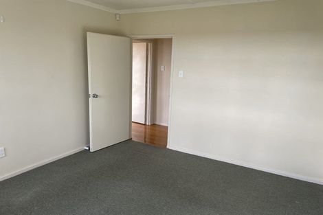 Photo of property in 17 Blacklock Avenue, Henderson, Auckland, 0612