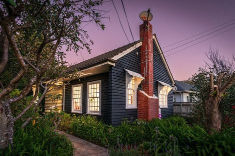 Photo of property in 134 Wellington Road, Paekakariki, 5034